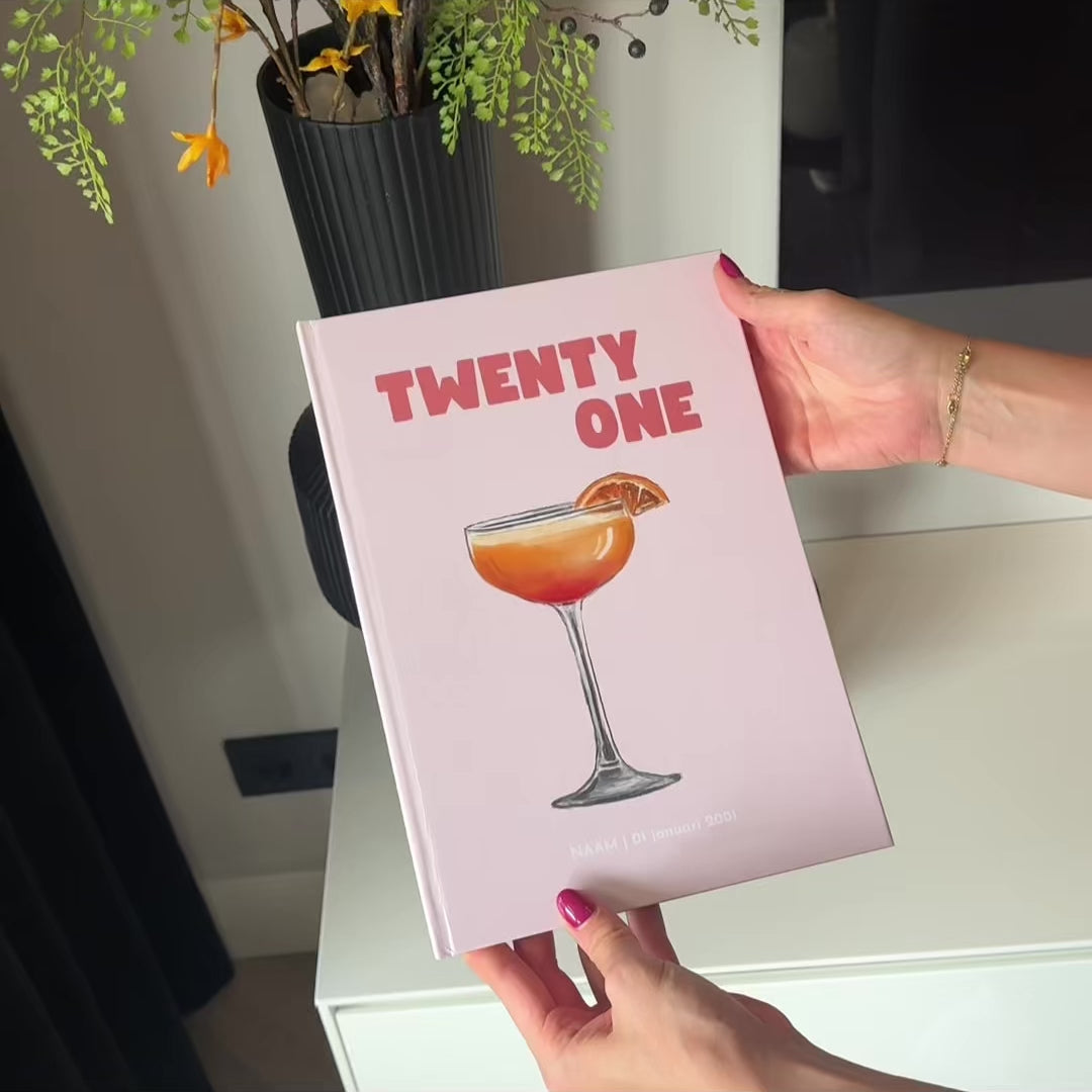 CON AMORE - Verjaardagsboek - Seven Four Templates